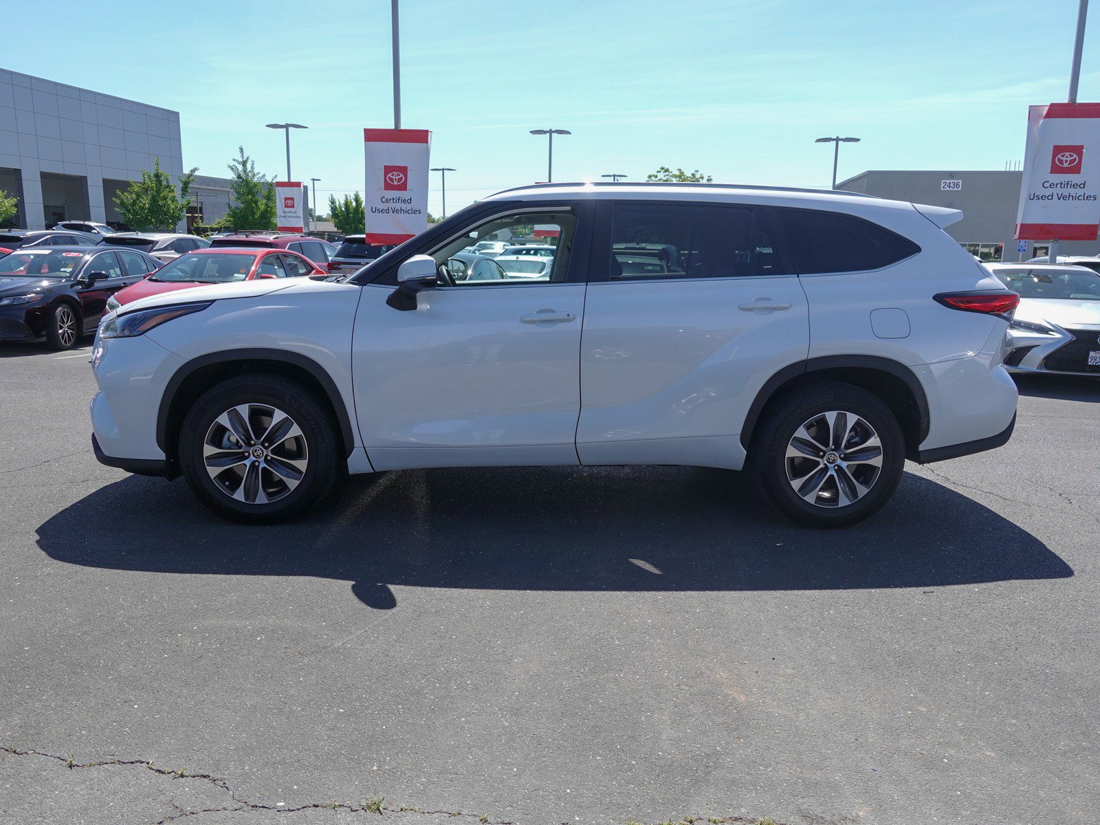 2023 Toyota Highlander Hybrid XLE photo 6