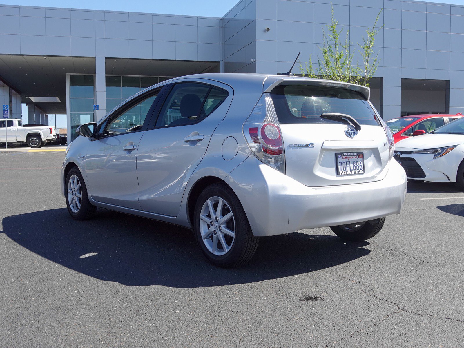 2014 Toyota Prius c Three photo 5