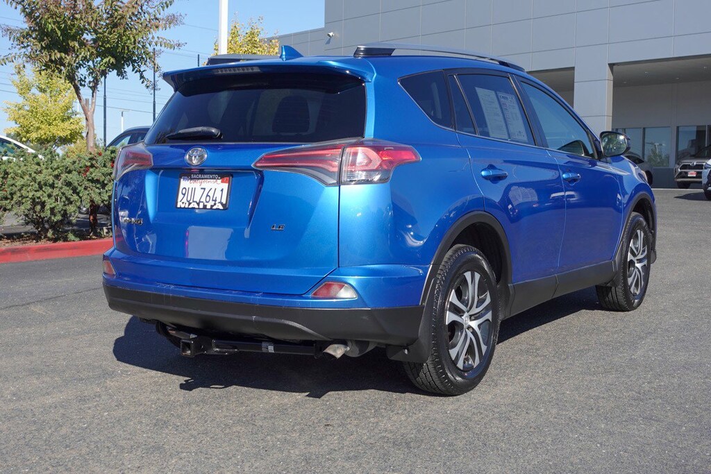 Used 2018 Toyota RAV4 LE LE FWD