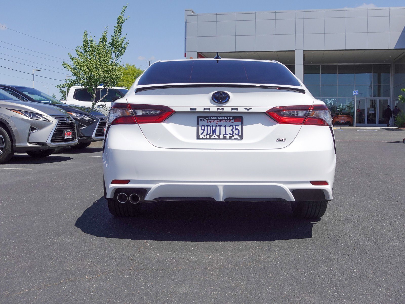 2023 Toyota Camry SE photo 4