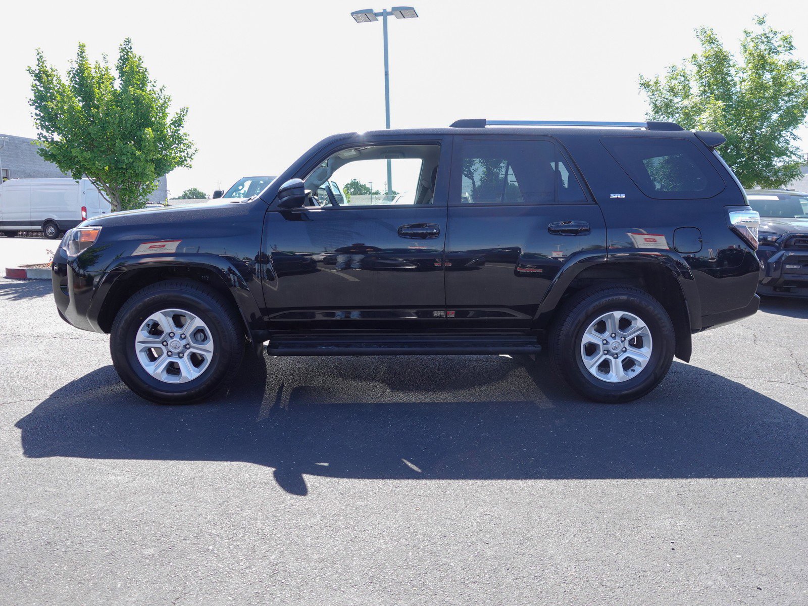 2024 Toyota 4Runner SR5 photo 6