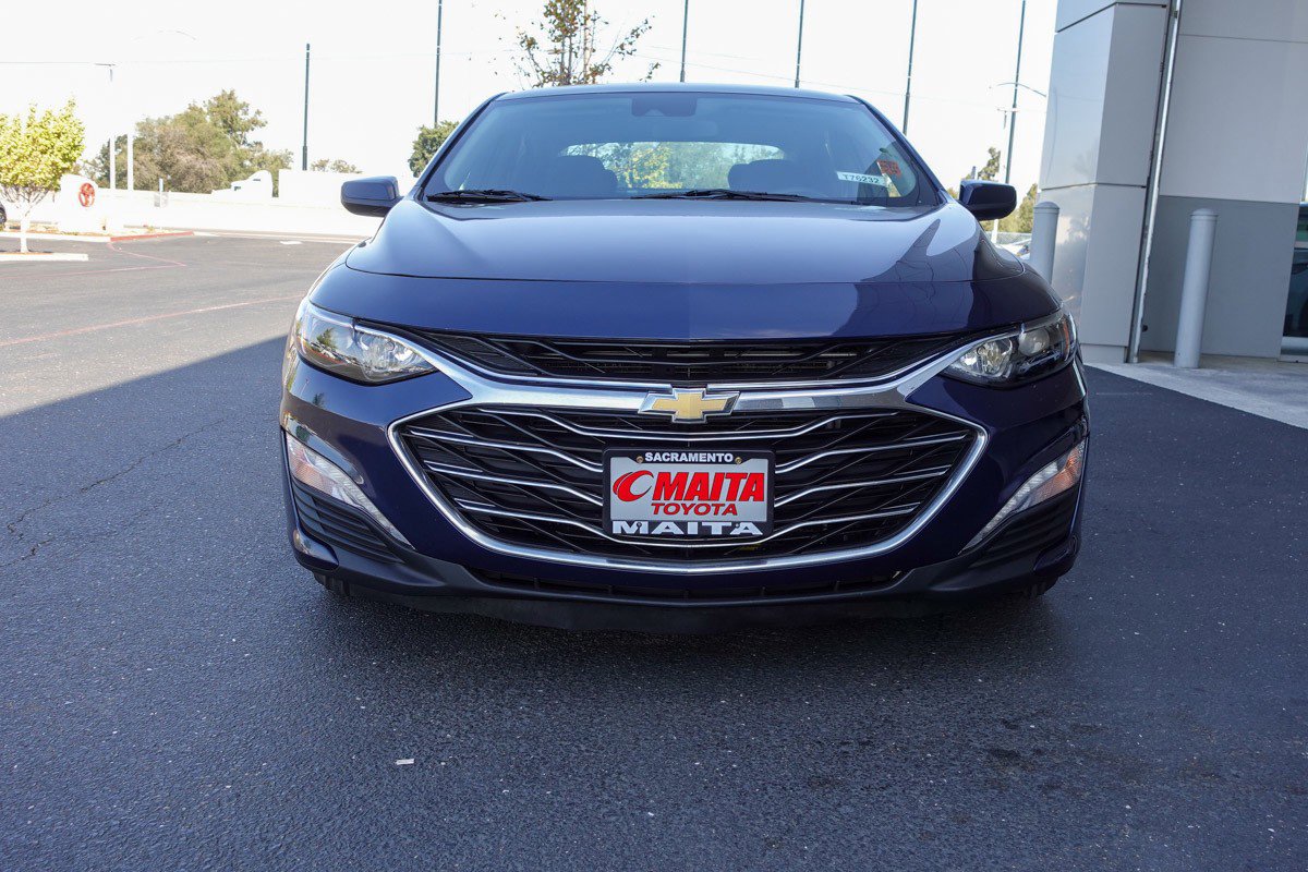 2021 Chevrolet Malibu LT photo 2