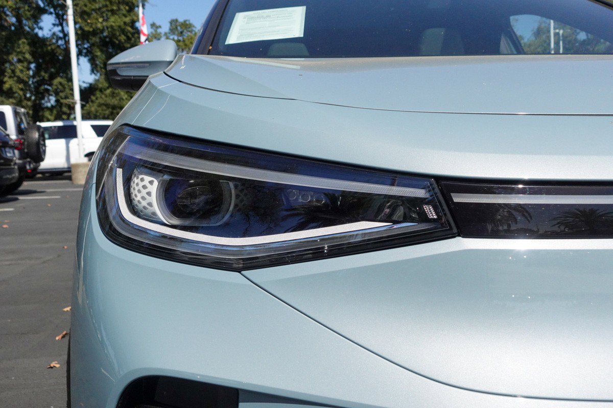 2023 Volkswagen ID.4 Pro Plus photo 3