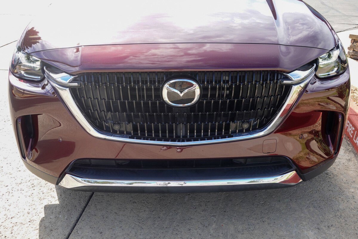 2024 Mazda CX-90 Plug-in Hybrid Premium photo 2