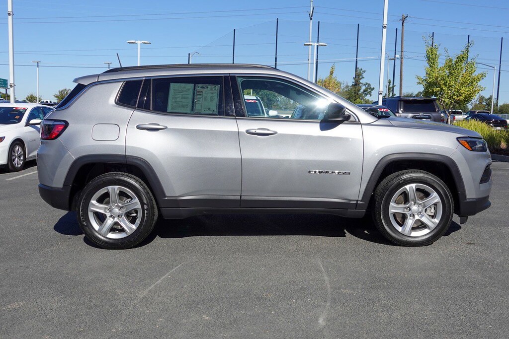 Used 2024 Jeep Compass Latitude Latitude 4x4