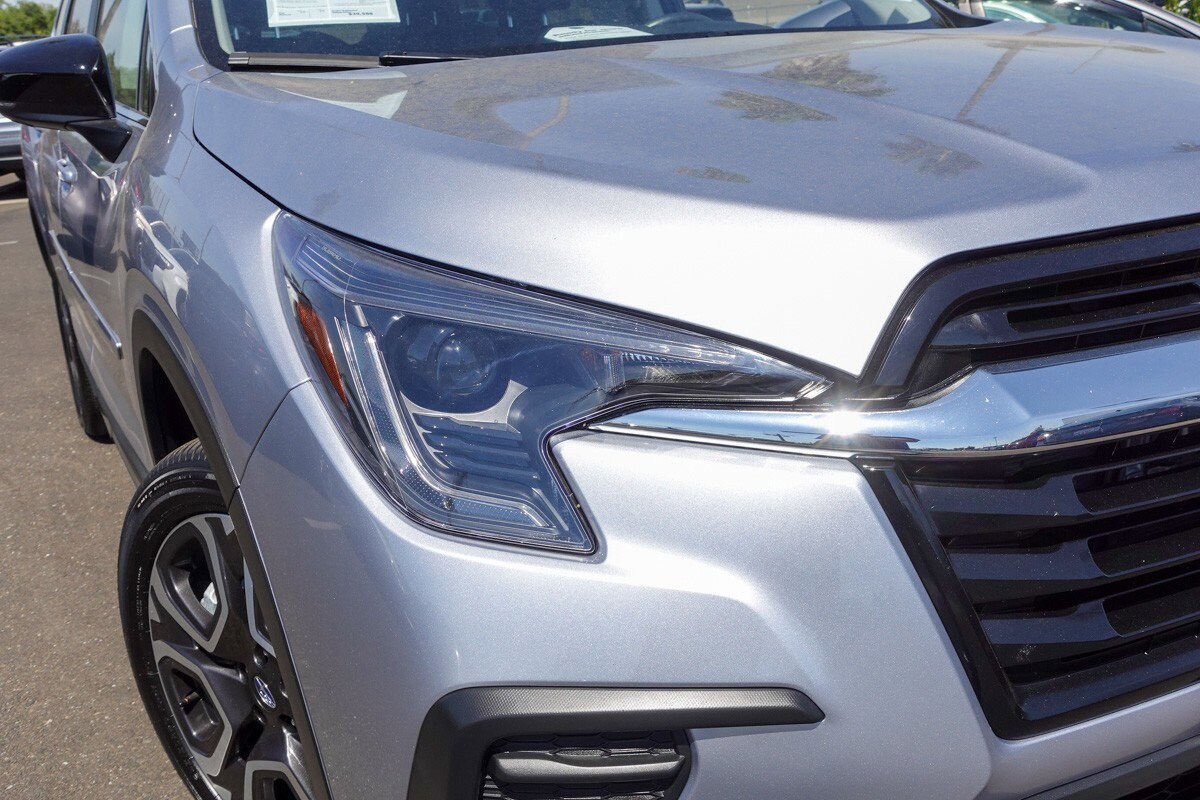 2024 Subaru Ascent Limited photo 3