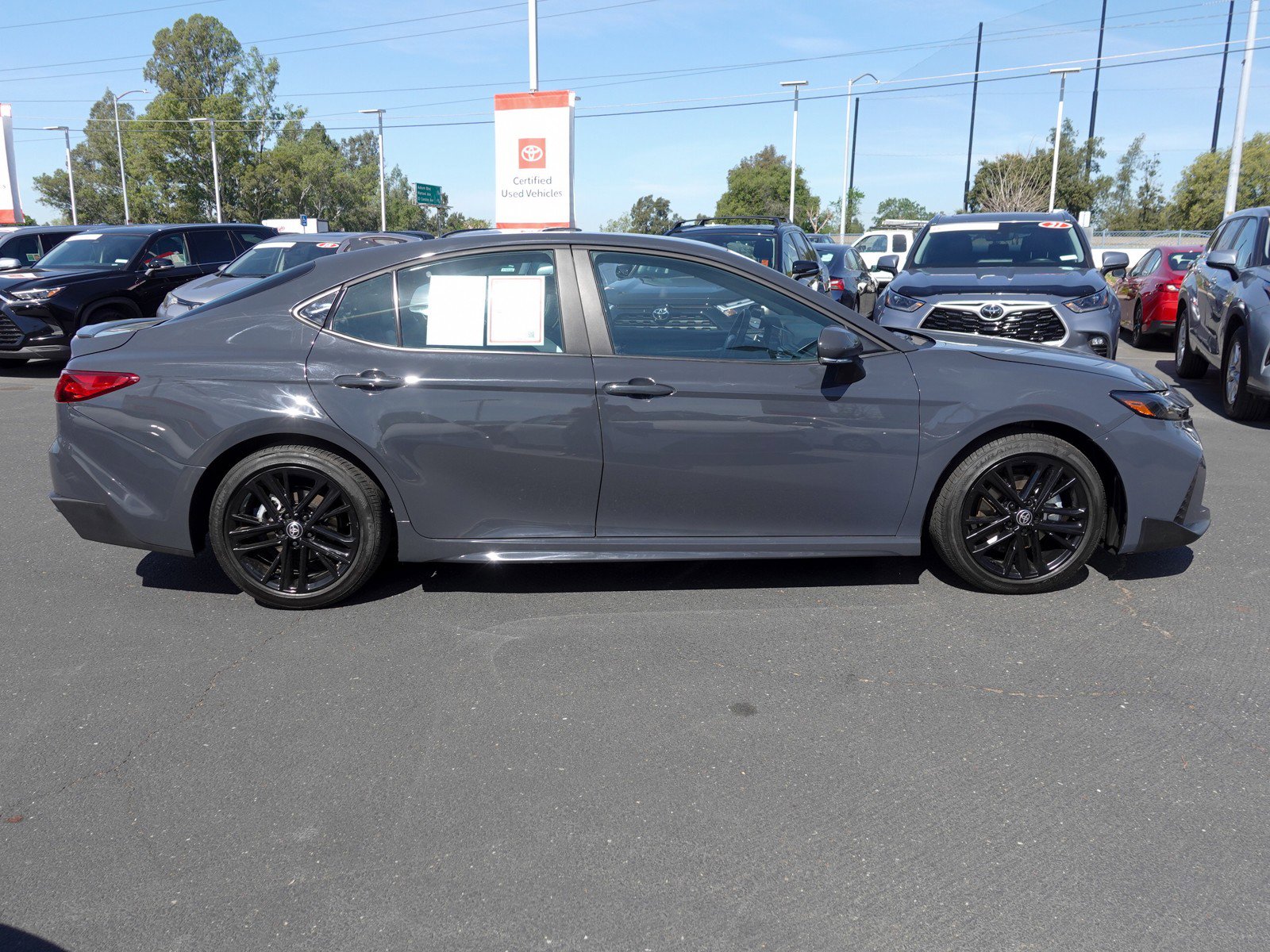 2025 Toyota Camry SE photo 2