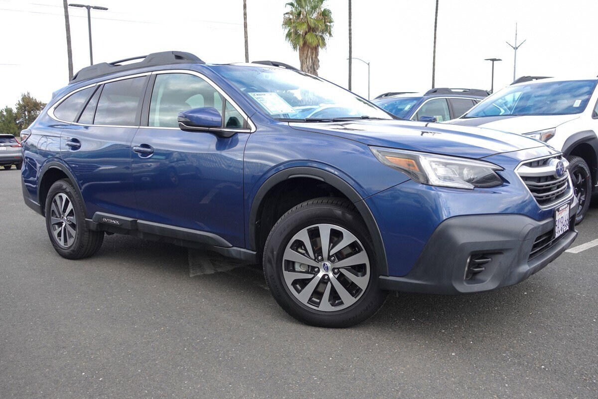 2022 Subaru Outback Premium photo 2