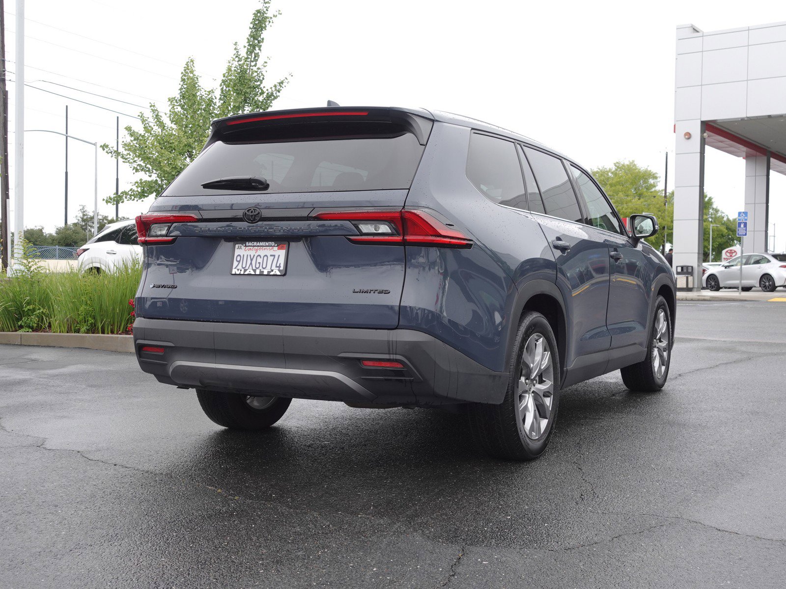 2025 Toyota Grand Highlander Hybrid Limited photo 3