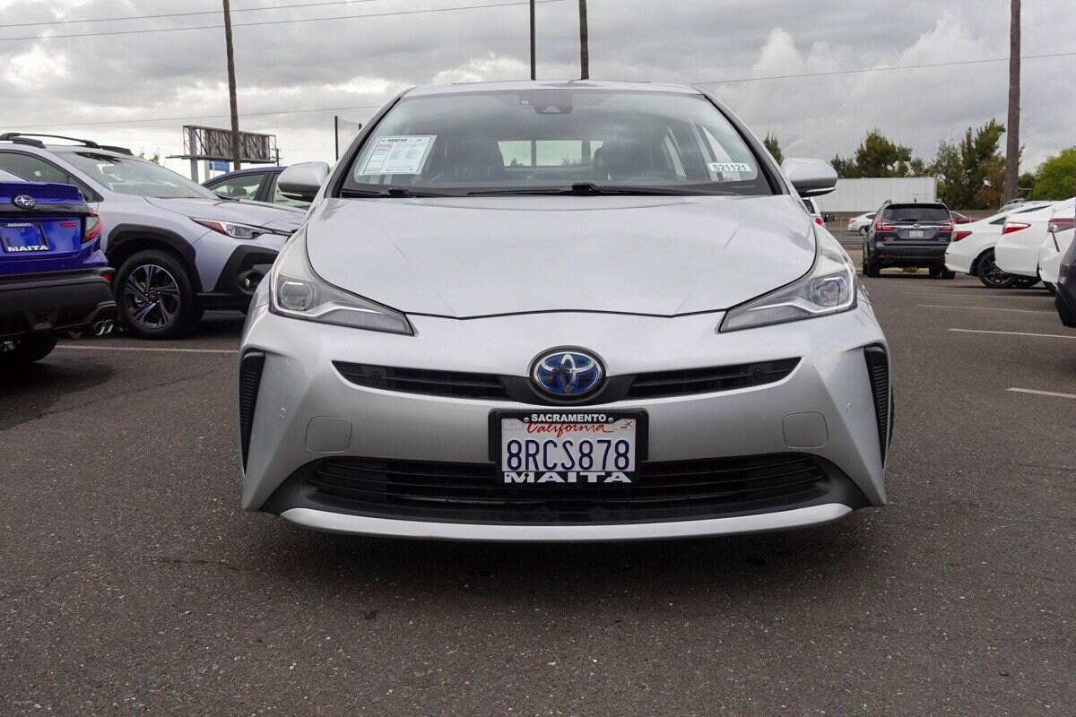 2019 Toyota Prius Limited photo 2