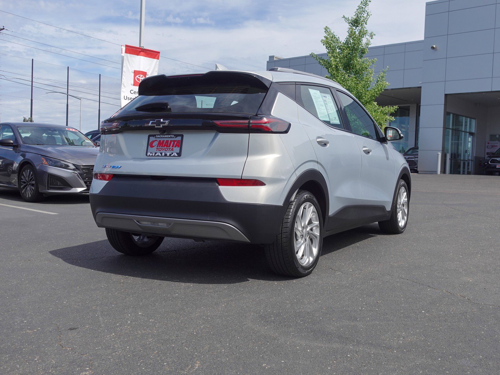 2023 Chevrolet Bolt EUV LT photo 3