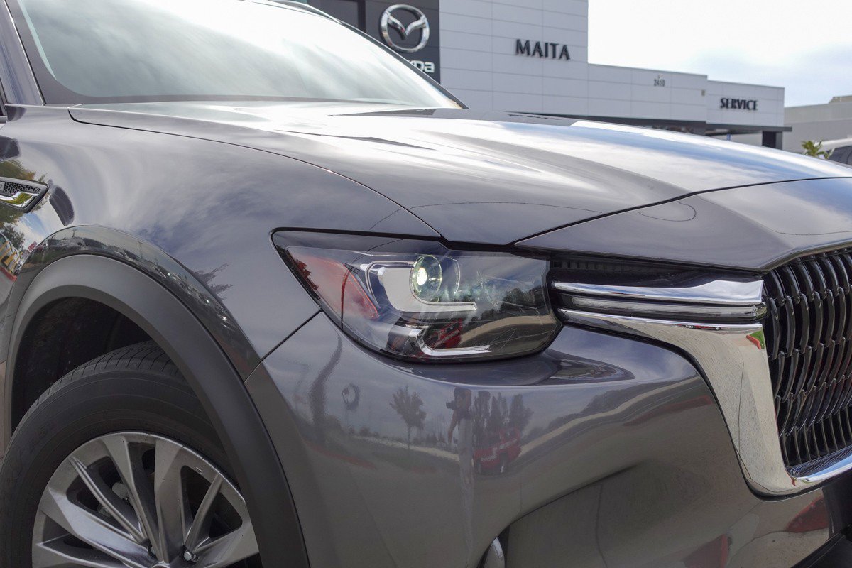 2024 Mazda CX-90 Plug-in Hybrid Preferred photo 2