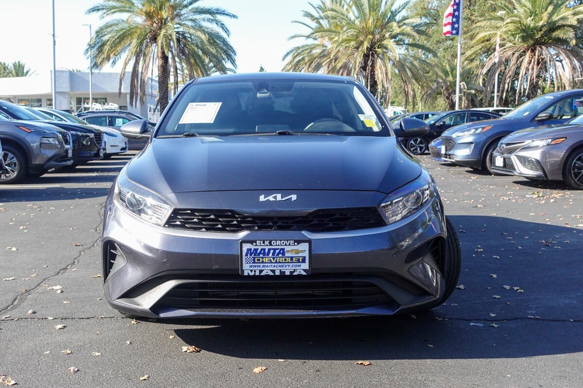 2022 Kia Forte LXS photo 2