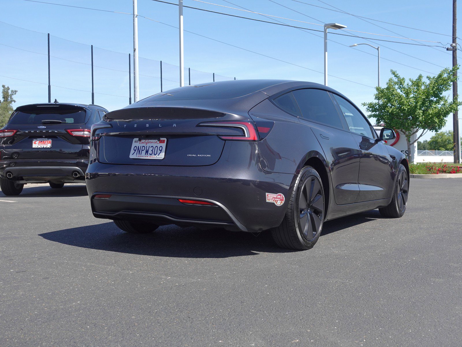 2024 Tesla Model 3 Long Range photo 3