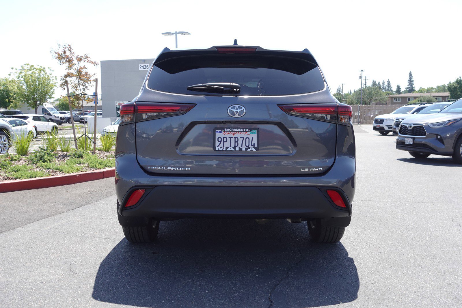 2025 Toyota Highlander LE photo 5