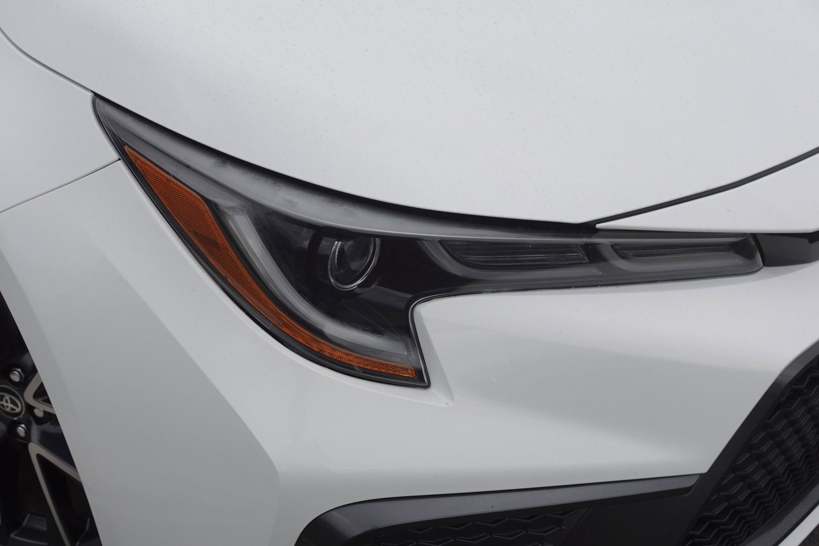 2020 Toyota Corolla SE photo 2
