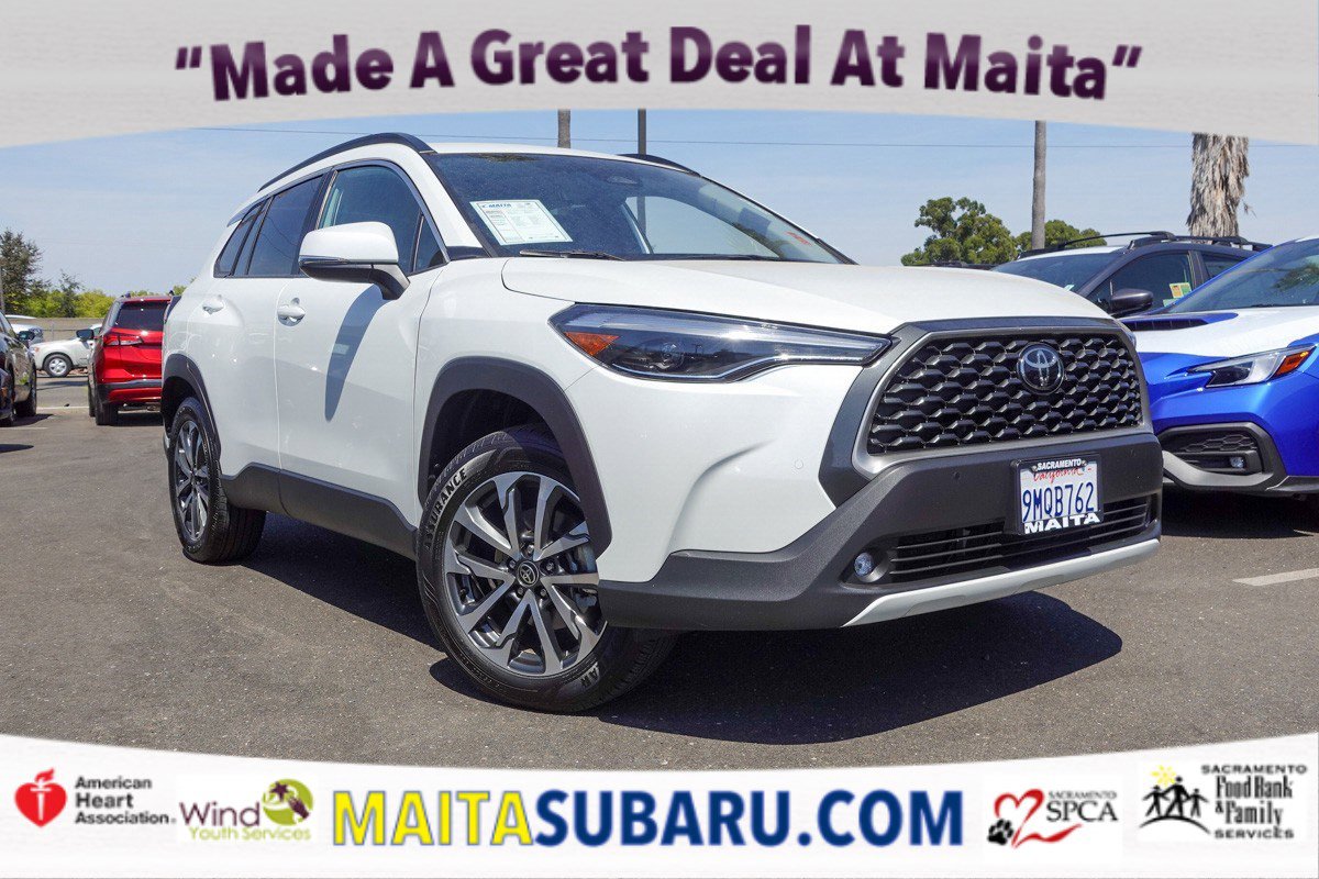 2023 Toyota Corolla Cross XLE's photo