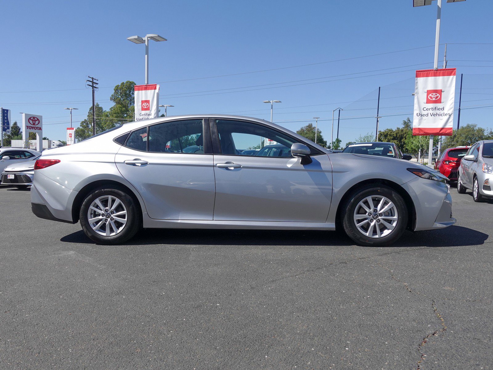 2025 Toyota Camry LE photo 2