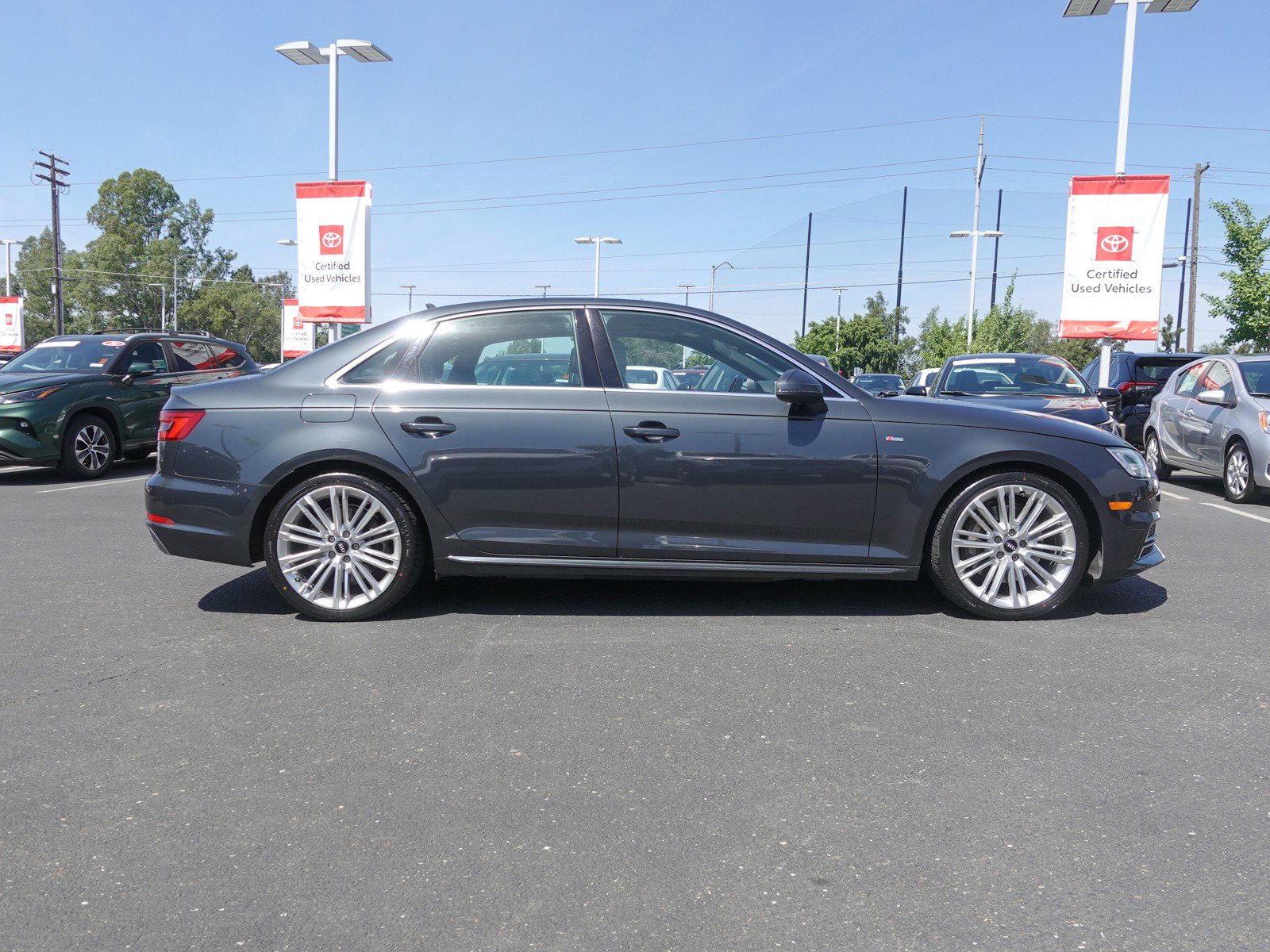 2017 Audi A4 Premium Plus photo 2