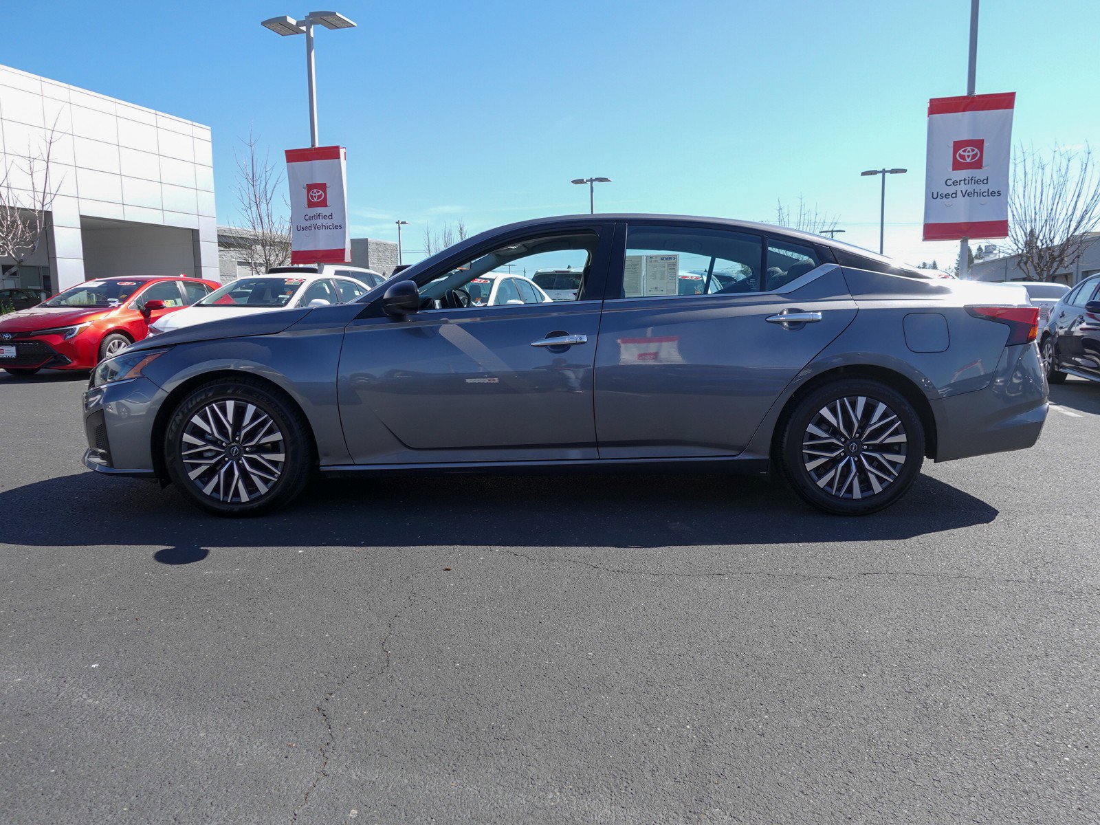 2024 Nissan Altima 2.5 SV photo 6