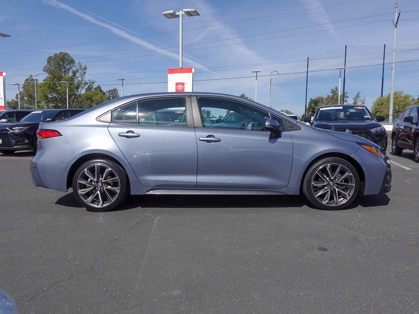 2022 Toyota Corolla SE photo 2