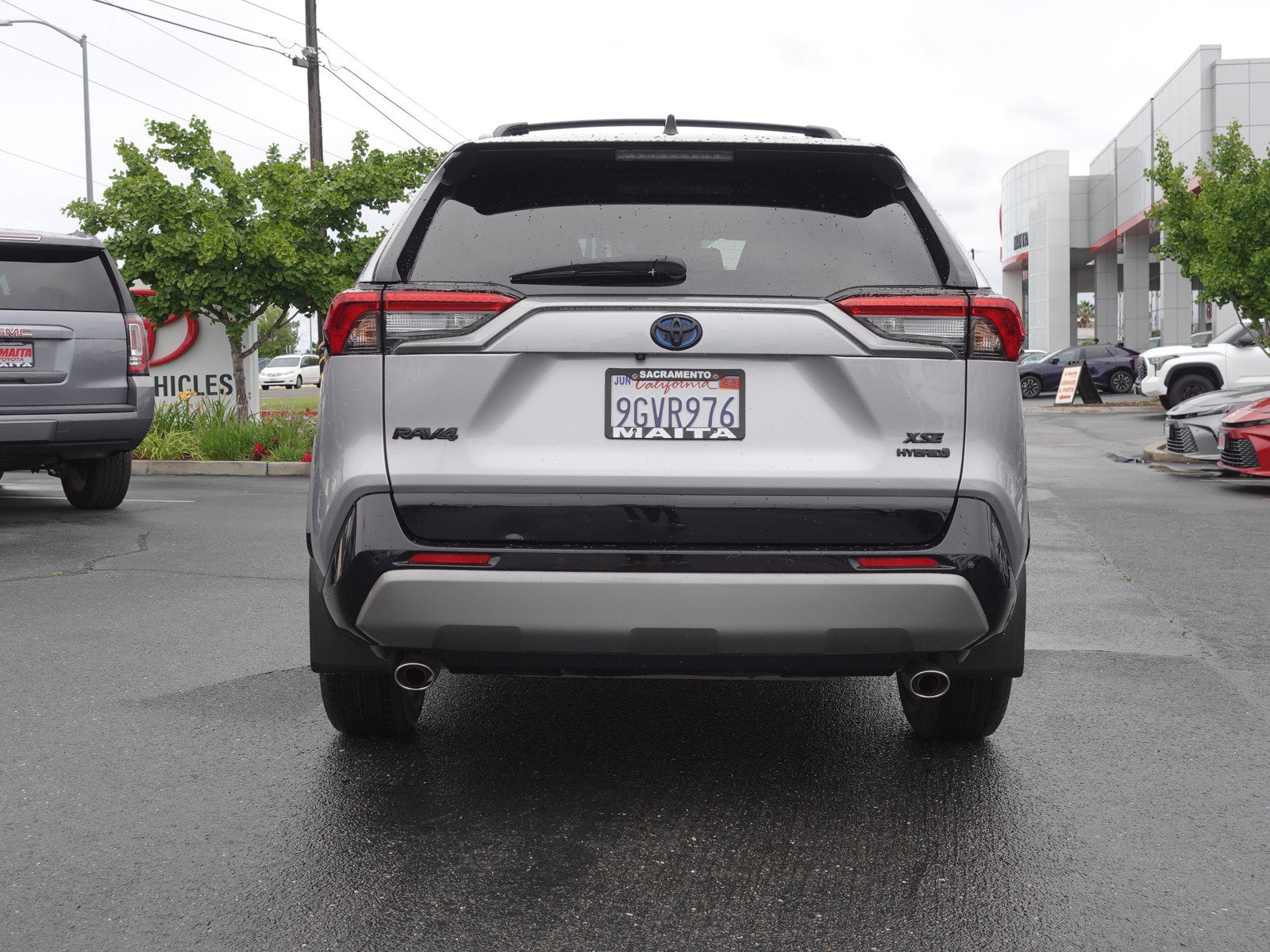 2023 Toyota RAV4 Hybrid XSE photo 4