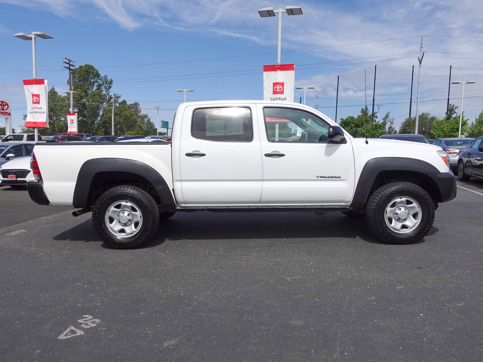 2015 Toyota Tacoma photo 2
