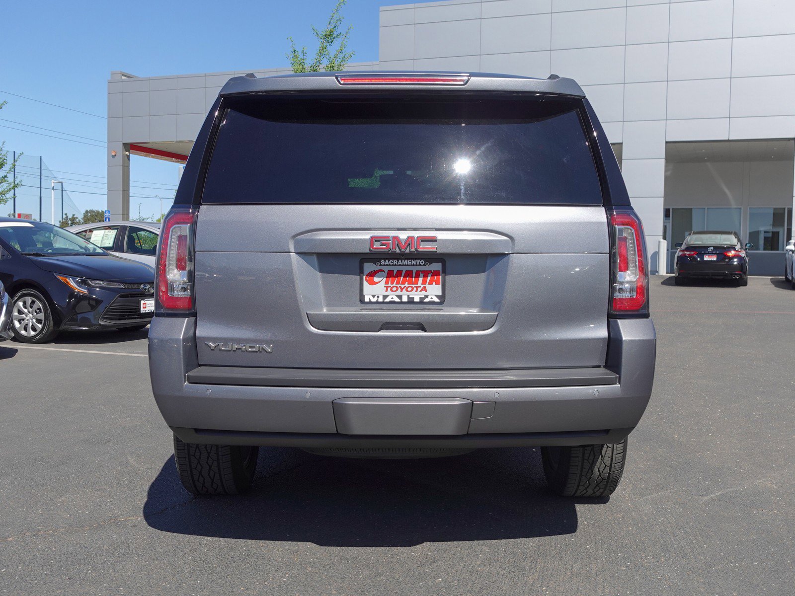 2019 GMC Yukon SLE photo 4