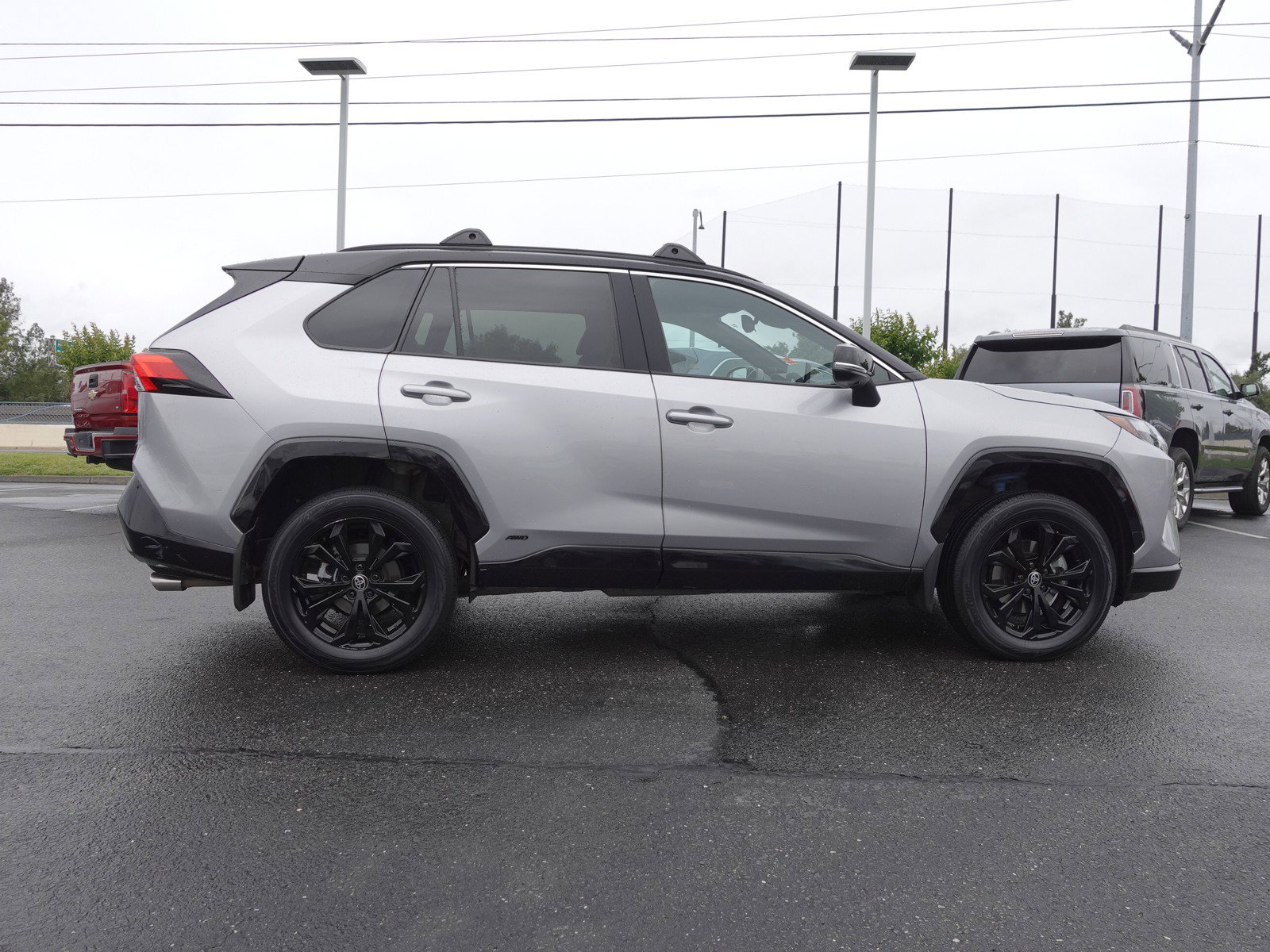 2023 Toyota RAV4 Hybrid XSE photo 2