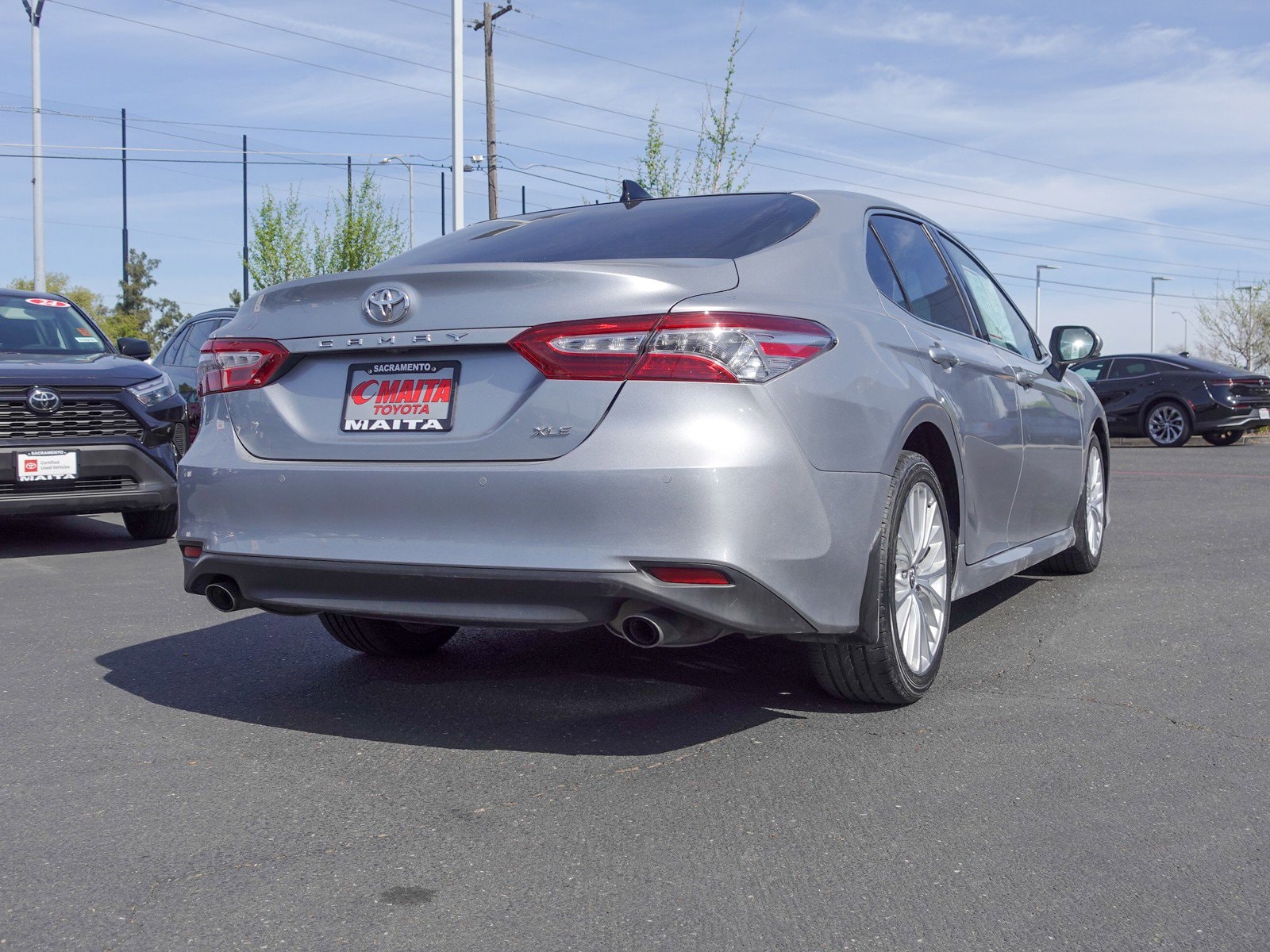 2019 Toyota Camry XLE V6 photo 3