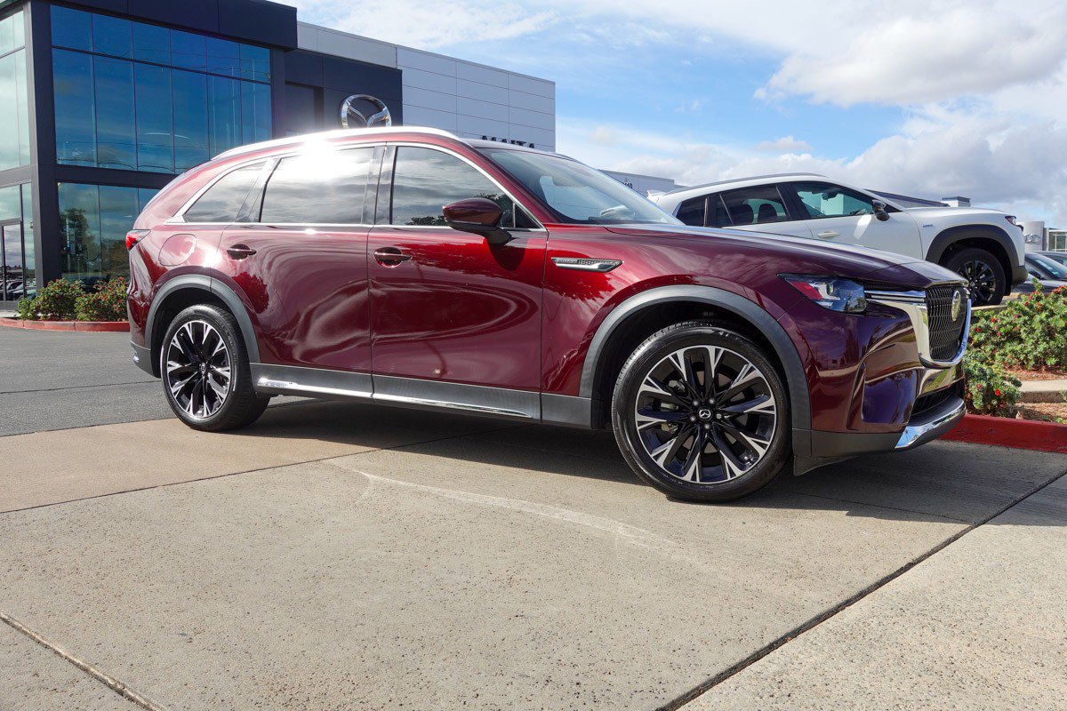 2024 Mazda CX-90 Plug-in Hybrid Premium photo 4