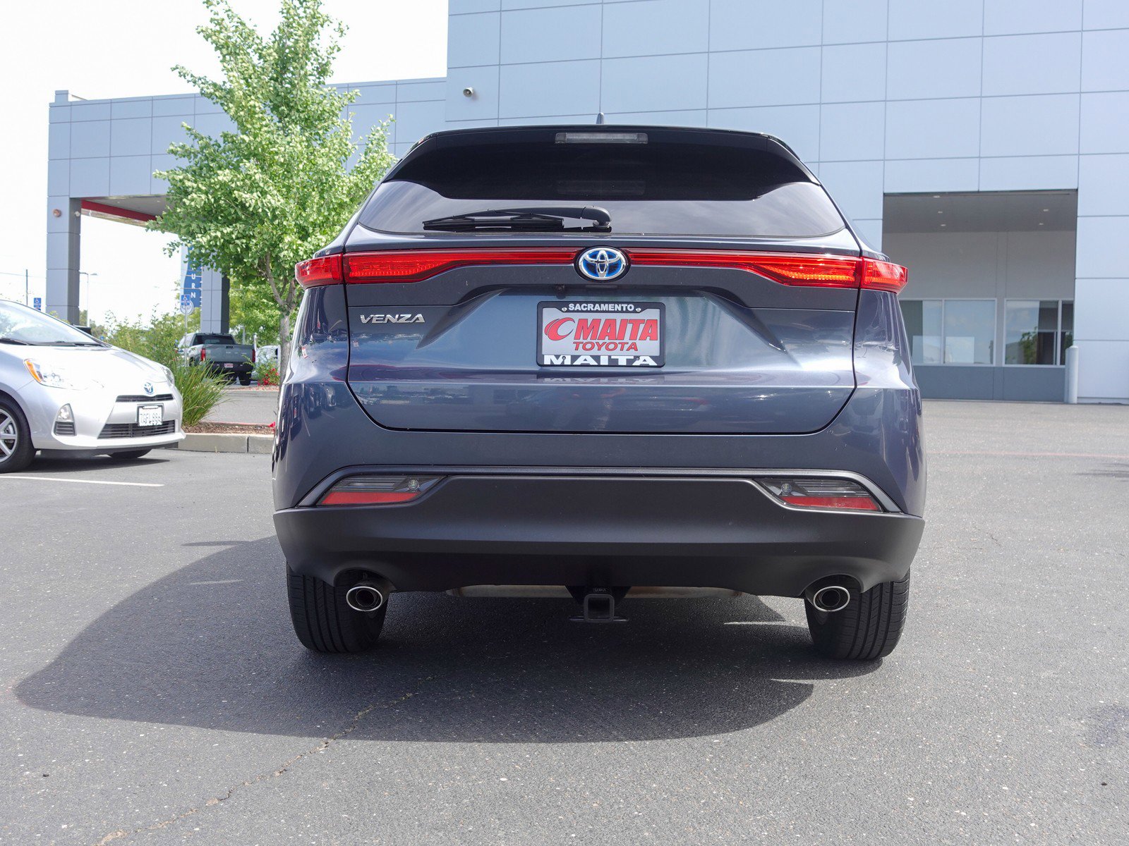 2024 Toyota Venza LE photo 4