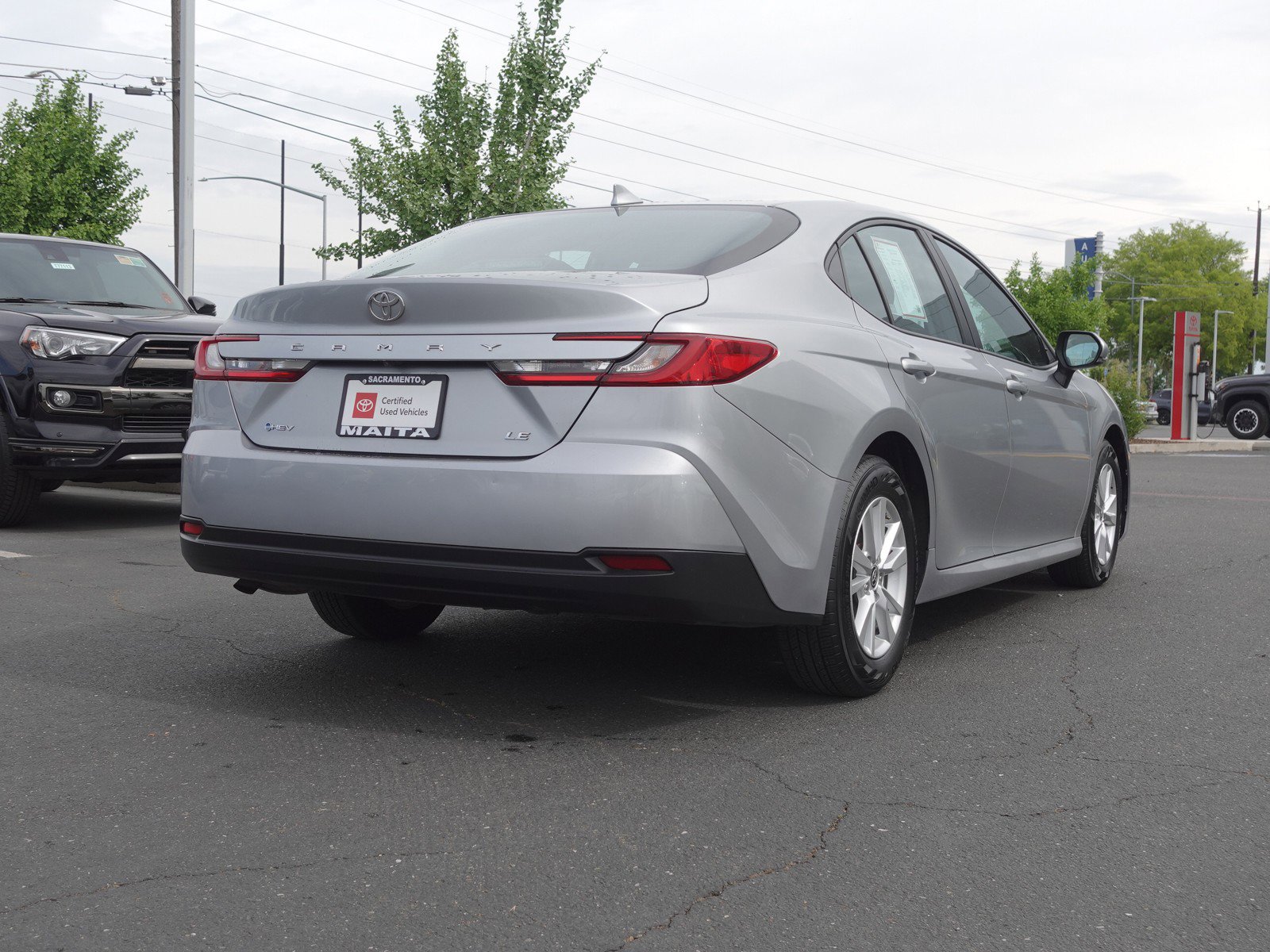 2025 Toyota Camry LE photo 3