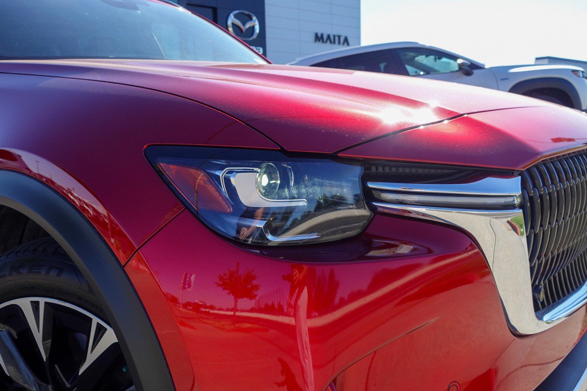 2024 Mazda CX-90 Plug-in Hybrid Premium photo 3