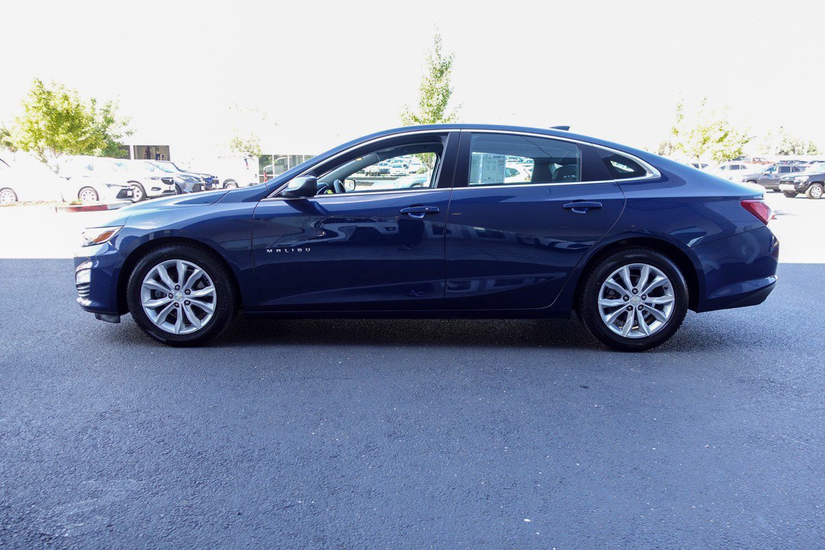 2021 Chevrolet Malibu LT photo 4