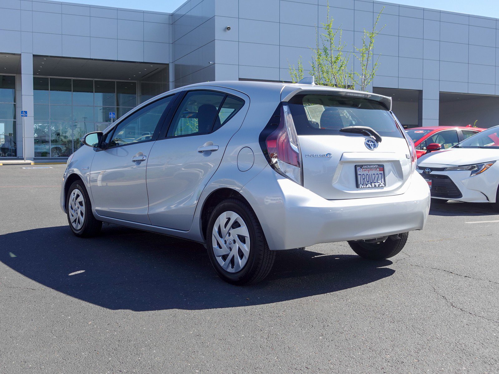 2016 Toyota Prius c One photo 5