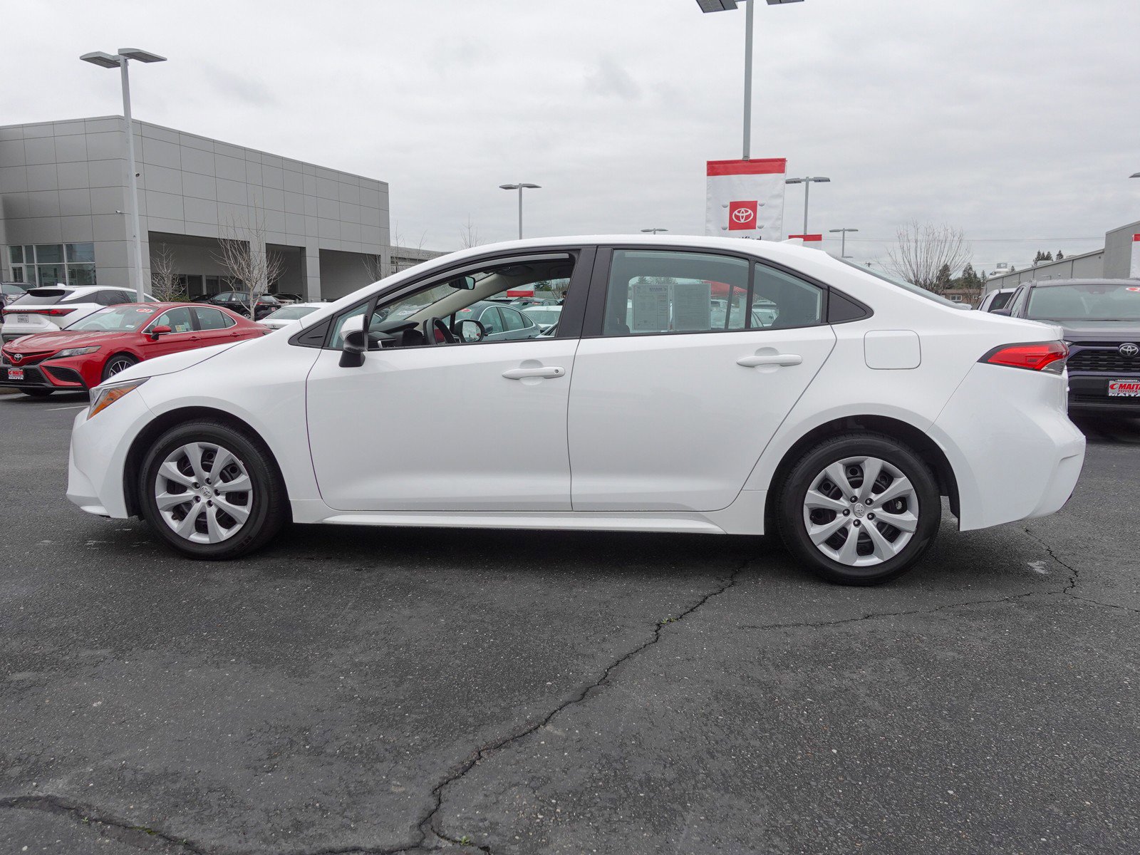 2024 Toyota Corolla LE photo 6