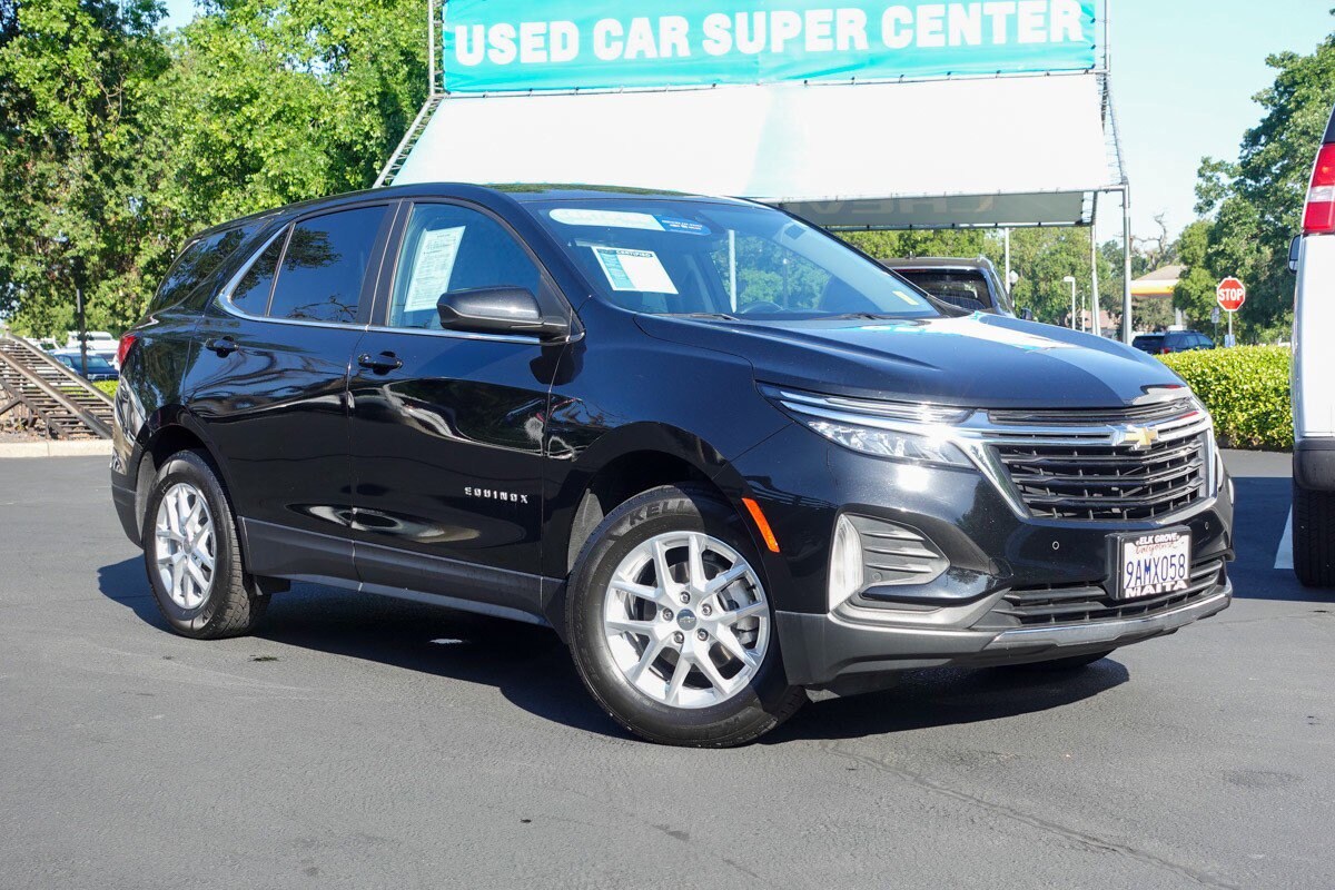 2022 Chevrolet Equinox LT photo 2