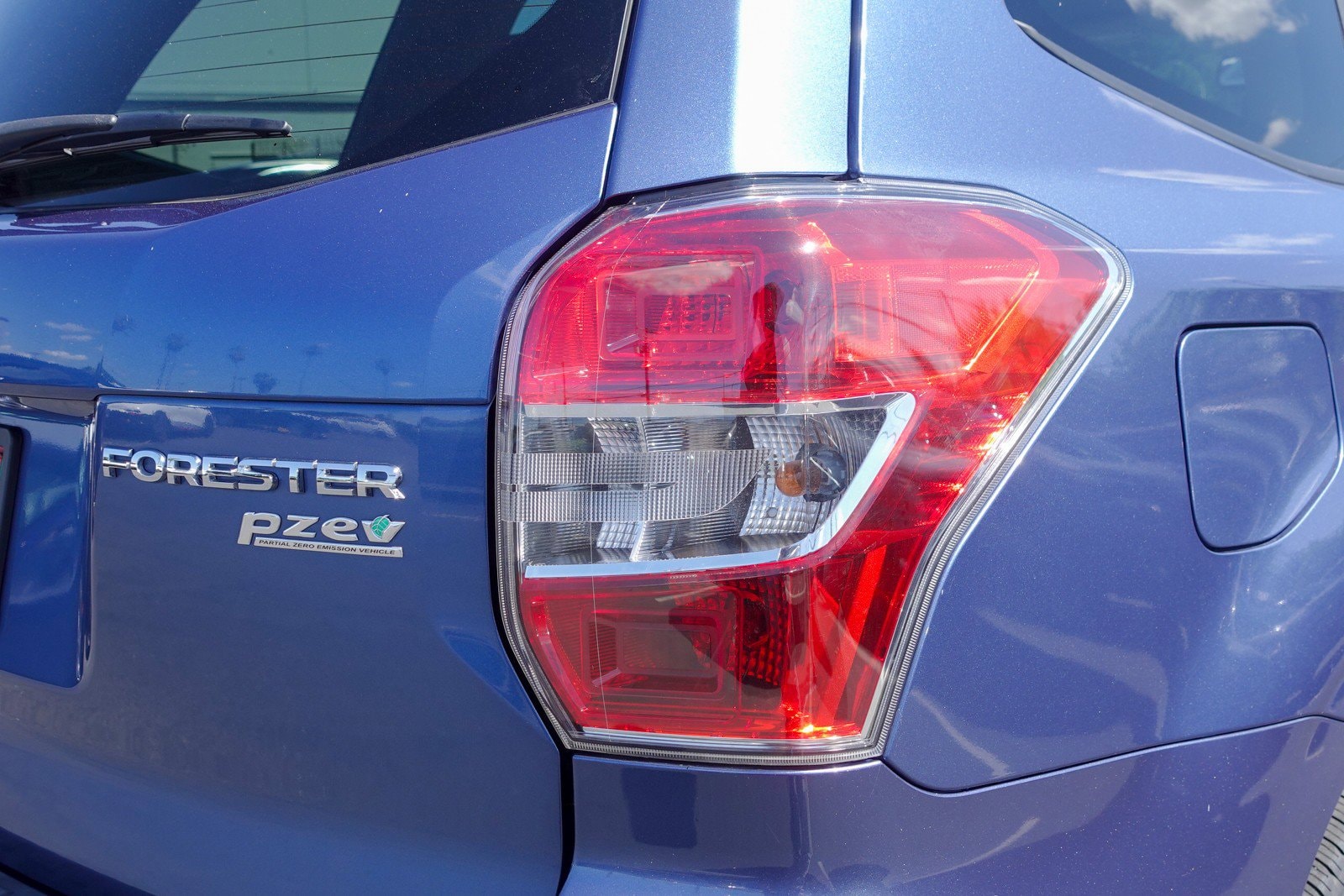 2016 Subaru Forester 2.5i Premium photo 4