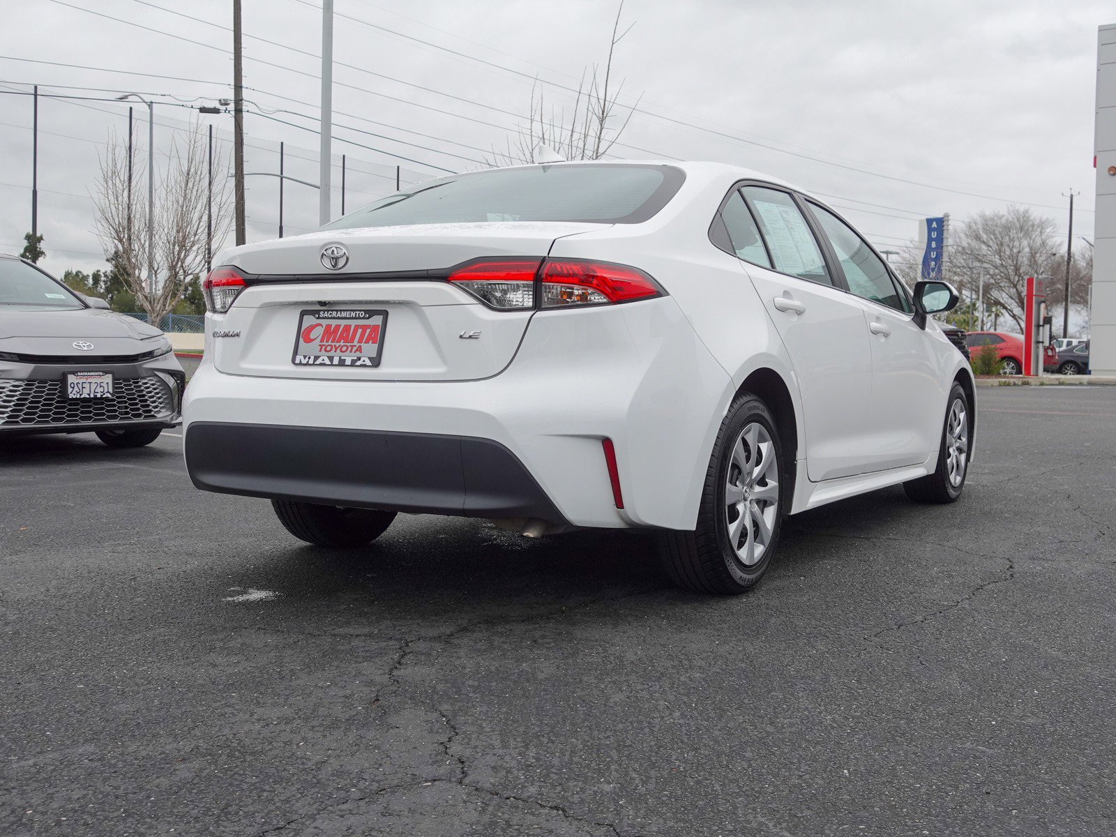2023 Toyota Corolla LE photo 3
