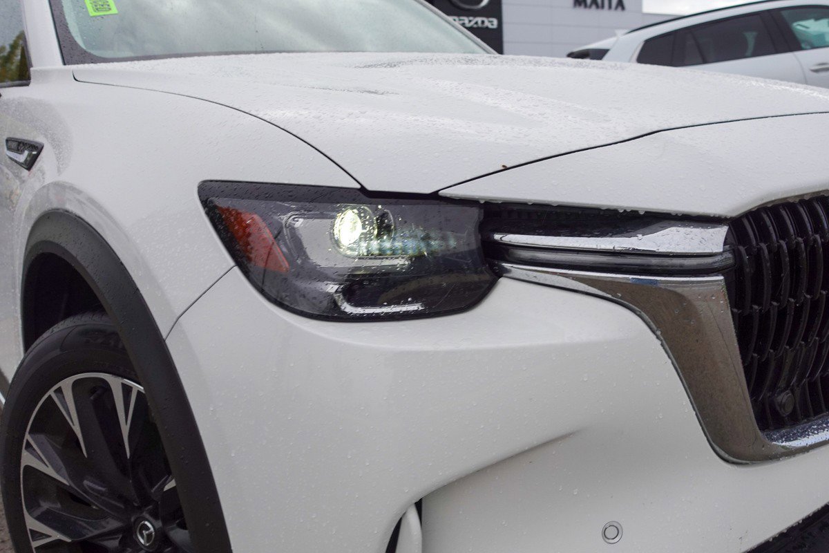 2024 Mazda CX-90 Plug-in Hybrid Premium photo 3