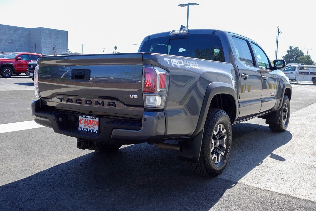 2022 Toyota Tacoma TRD Off-Road photo 3