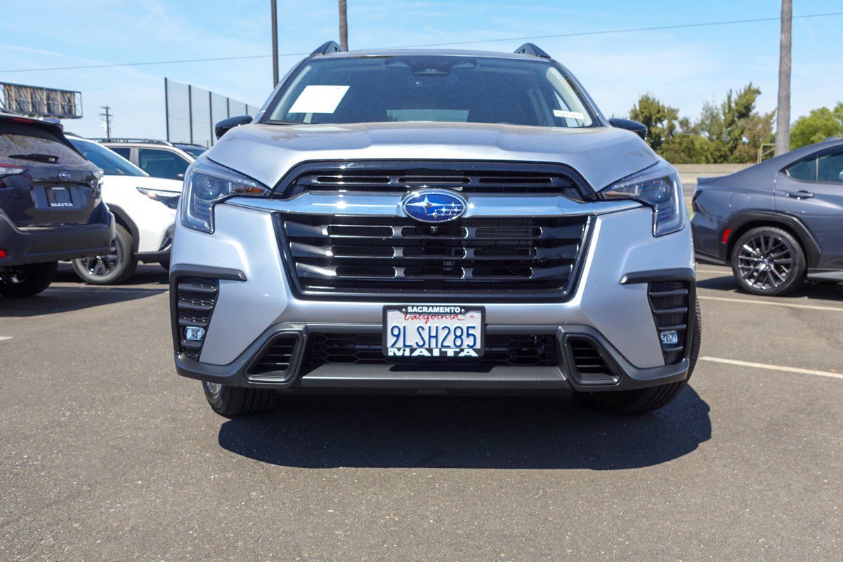 2024 Subaru Ascent Limited photo 2