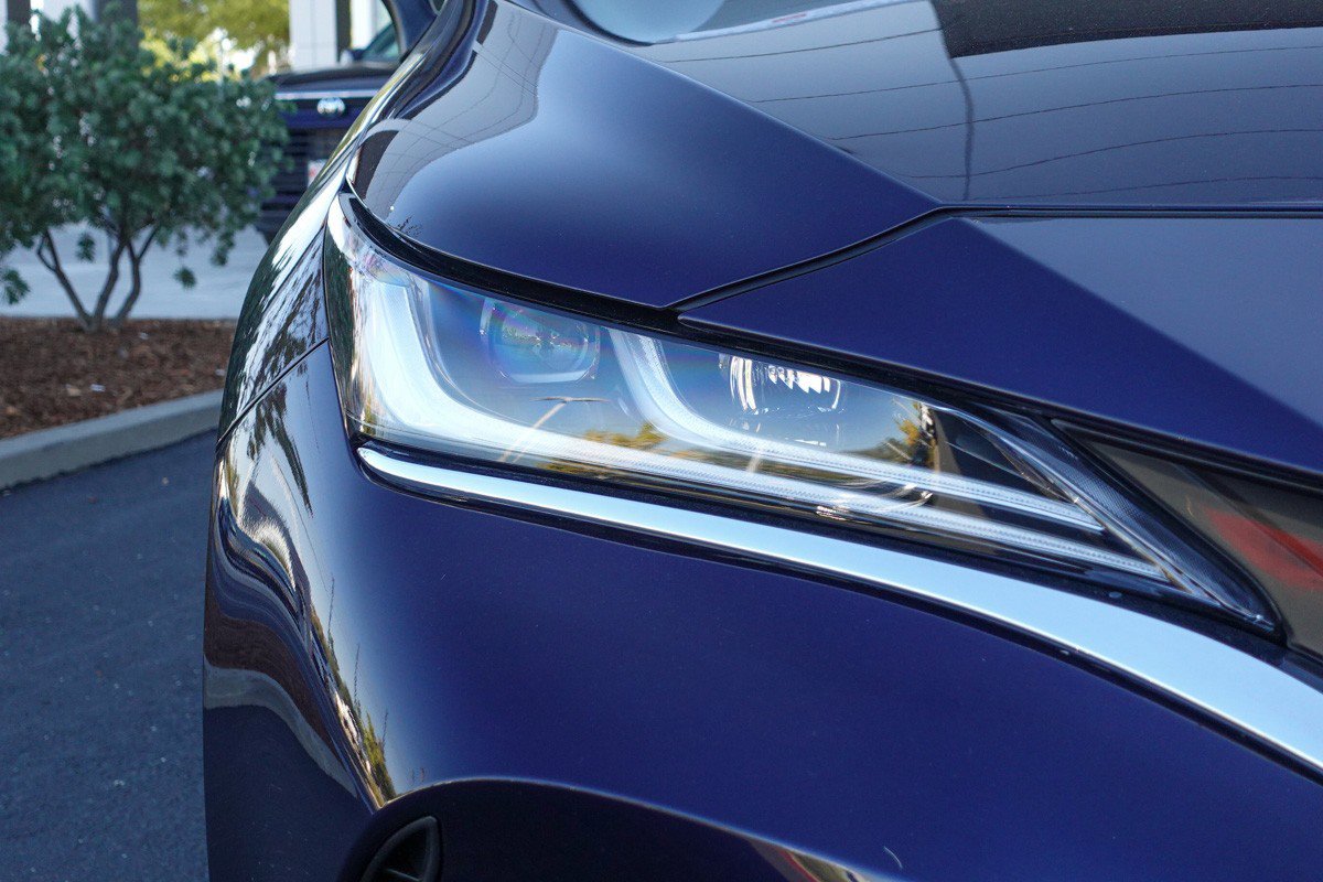 2023 Toyota Venza LE photo 4