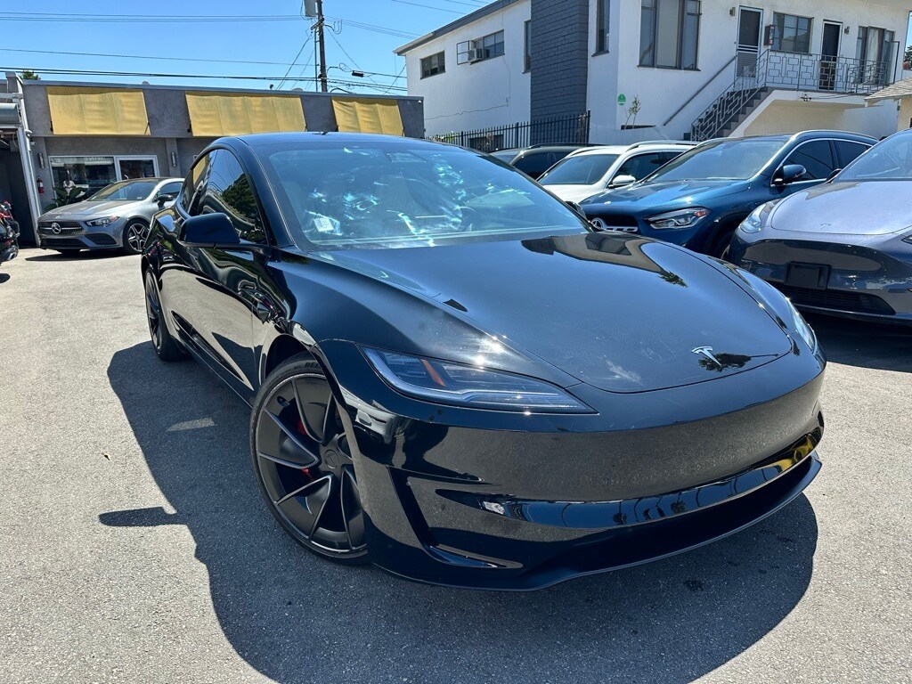 2024 Tesla Model 3 Performance photo 3