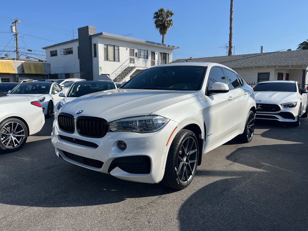 2018 BMW X6 xDrive50i's photo