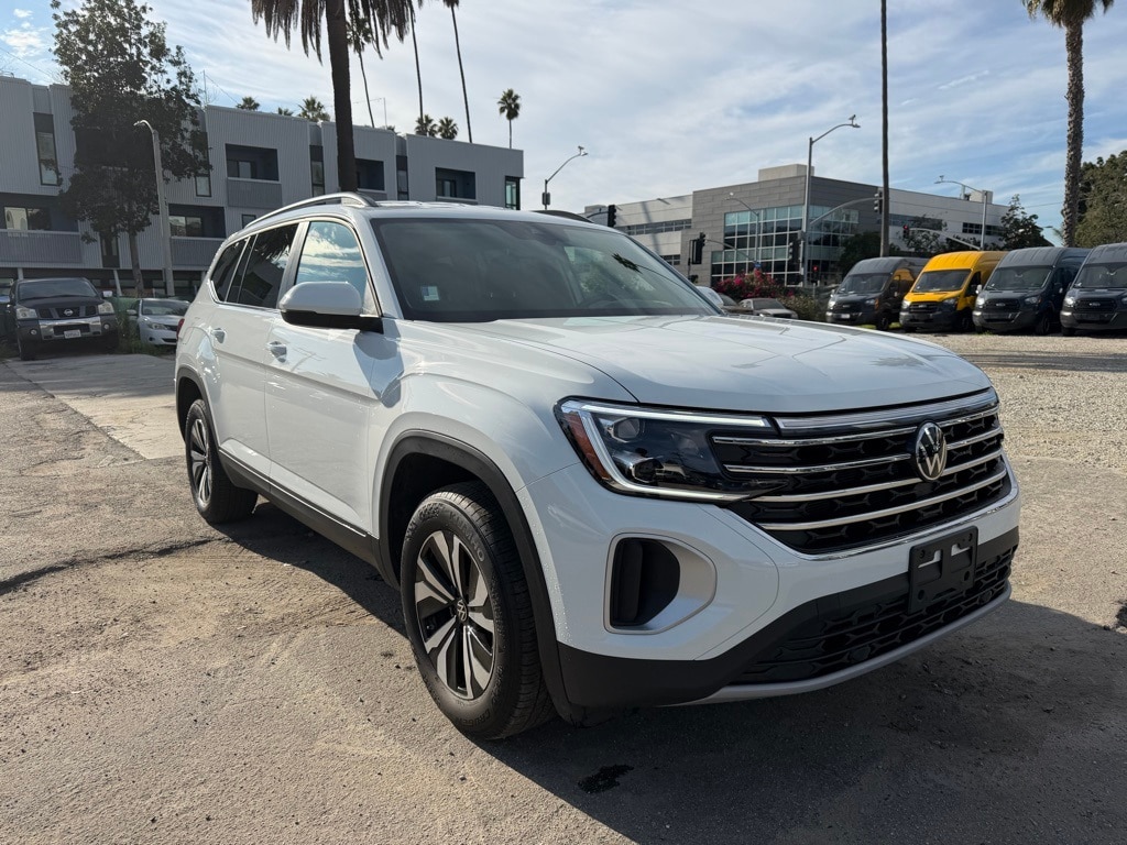 Used 2025 Volkswagen Atlas 2.0T SE SUV