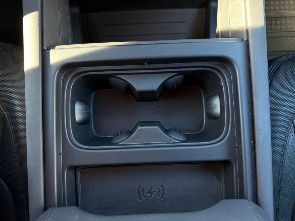 2024 Land Rover Defender X-Dynamic SE - Photo 21