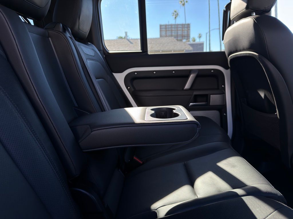 2024 Land Rover Defender X-Dynamic SE - Photo 42