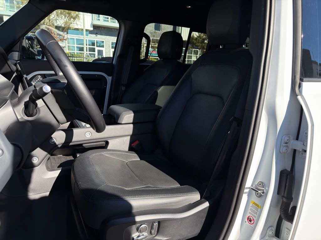 2024 Land Rover Defender X-Dynamic SE - Photo 19